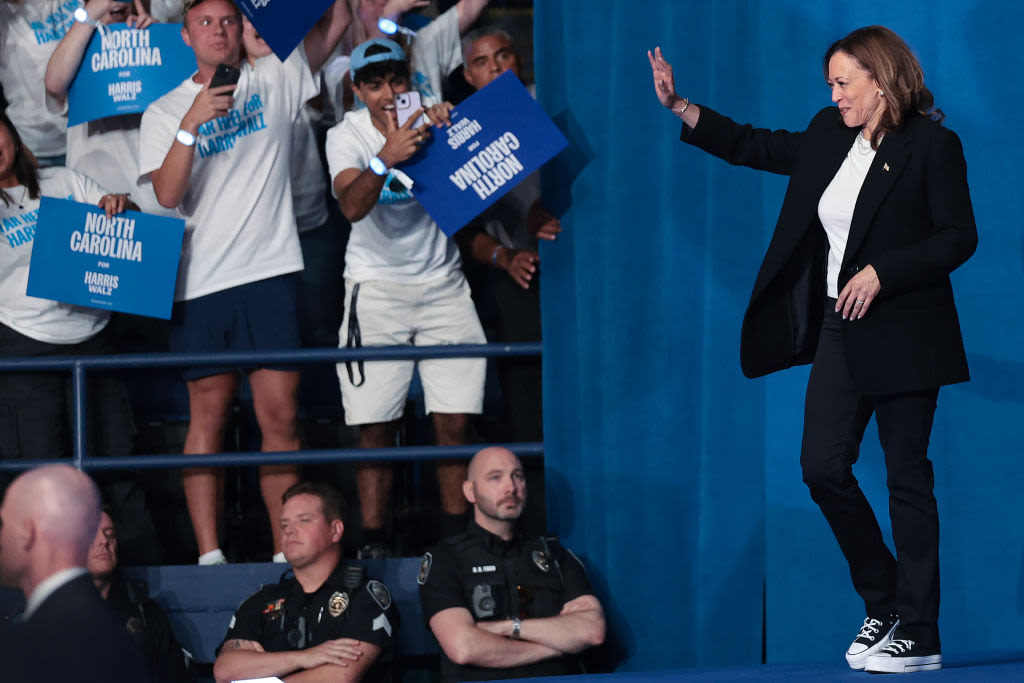 Kamala Harris Campaigns In North Carolina Wearing Chucks and Pearls