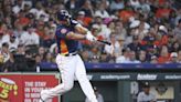 Cubano Abreu impone récord de hits con los Astros en triunfo ante los Mellizos