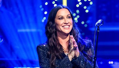 See Alanis Morissette’s 8-Year-Old Daughter Show Off Her Pipes as She Joins Mom on Stage