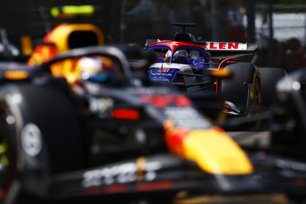 ‘We all feel the pressure’ – Ricciardo on Perez scrutiny