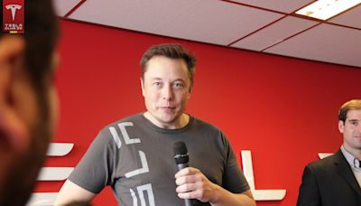 Can Exclusive 'Factory Tour' Sway Investors To Give Elon Musk His $56 Billion Pay Vote?