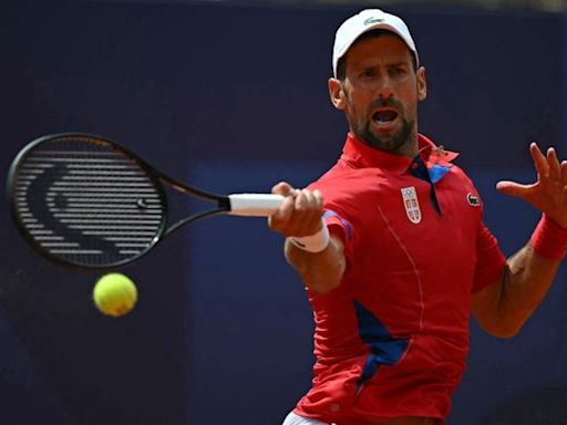 Novak Djokovic beats heat to reach Olympics quarter-finals