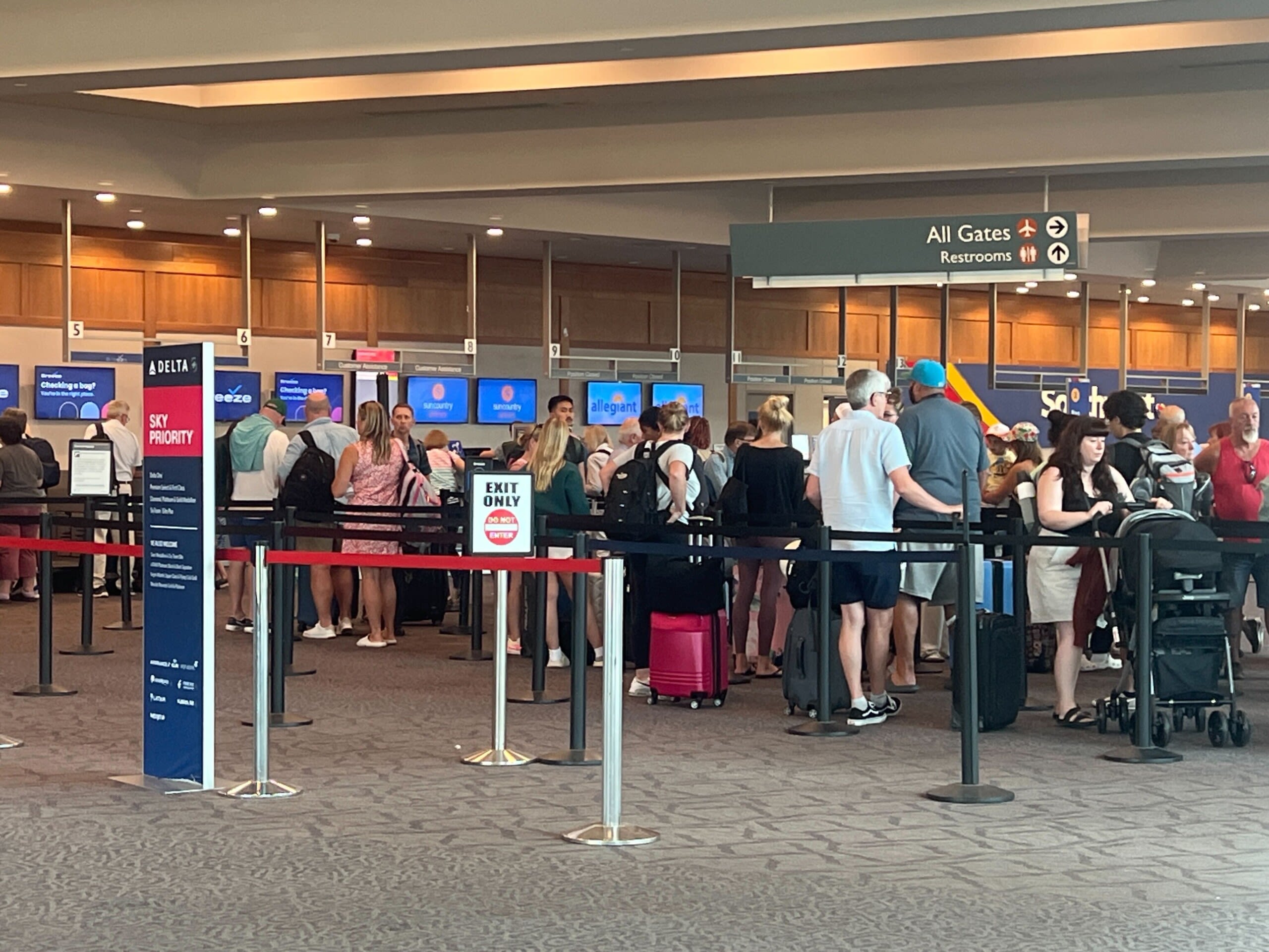 T.F. Green Airport experiences delays and cancellations amid global outage | ABC6