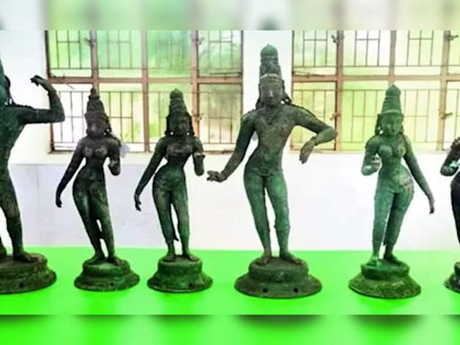 Antique idols seized in smuggling bust | Trichy News - Times of India