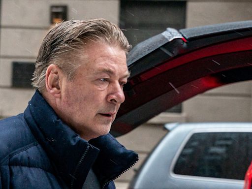 Alec Baldwin set to face trial over movie shooting - RTHK