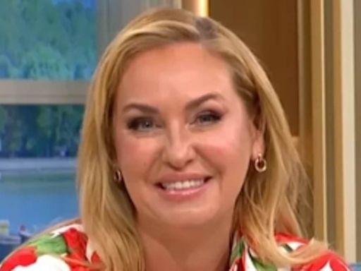 This Morning's Josie Gibson gasps 'don't throw me under the bus'