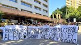 Los trabajadores del hotel Guadalpín Banús afirman que están "satisfechos" tras la reunión con responsables de Turismo