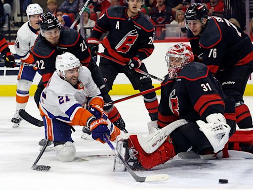 What channel is New York Islanders vs. Carolina Hurricanes Game 3 game on tonight (4/25/2024)? FREE LIVE STREAM, time, TV channel for NHL Playoffs