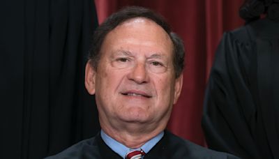 More Democrats Join Move to Censure Justice Alito Over Upside Down Flag: ‘Beyond Poor Judgment’