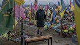 Grieving Ukrainians Turn to ‘Death Doulas’ for Support