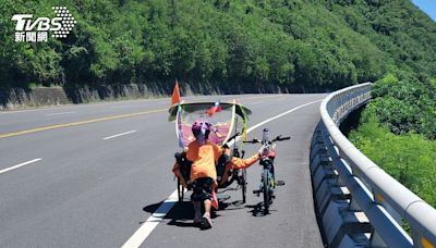 獨／騎不動了「我幫你！」育幼院單車環島 6歲院童和80歲志工互推│TVBS新聞網