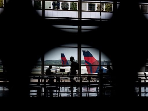 TSA screened nearly 3 million passengers at US airports on Friday – busiest day on record