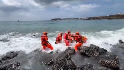 4名遊客至夢幻沙灘戲水 1男遭浪捲失去生命跡象