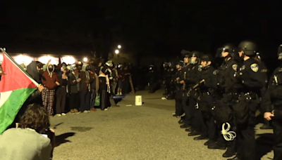 Police in riot gear surround Israel-Hamas war protesters at UC Santa Cruz. Arrests reported
