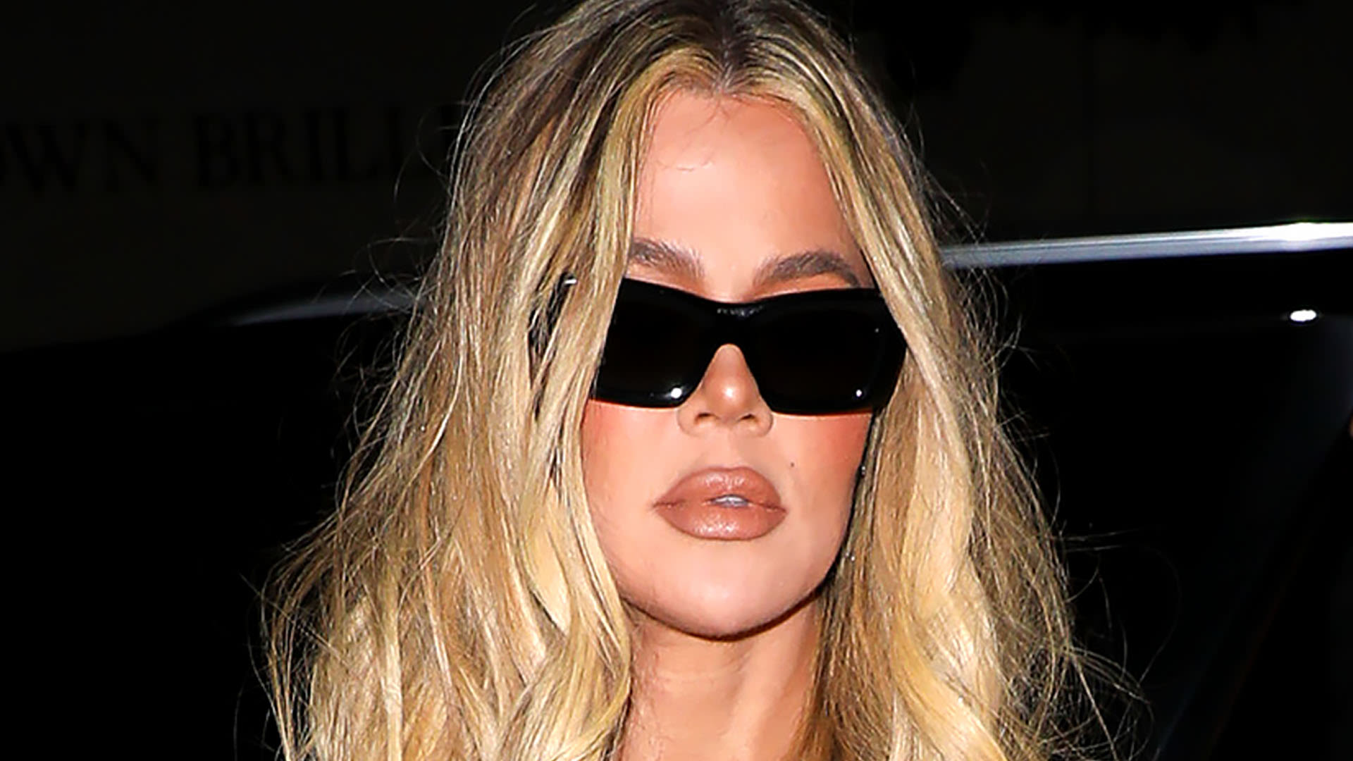 Khloe Kardashian called out for 'weird' photoshop in bikini photo