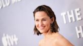 Jennifer Garner undergoes colorful hair transformations in edgy photo shoot pics