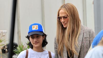 Jennifer Lopez and gender-neutral teen Emme go to LA farmer's market
