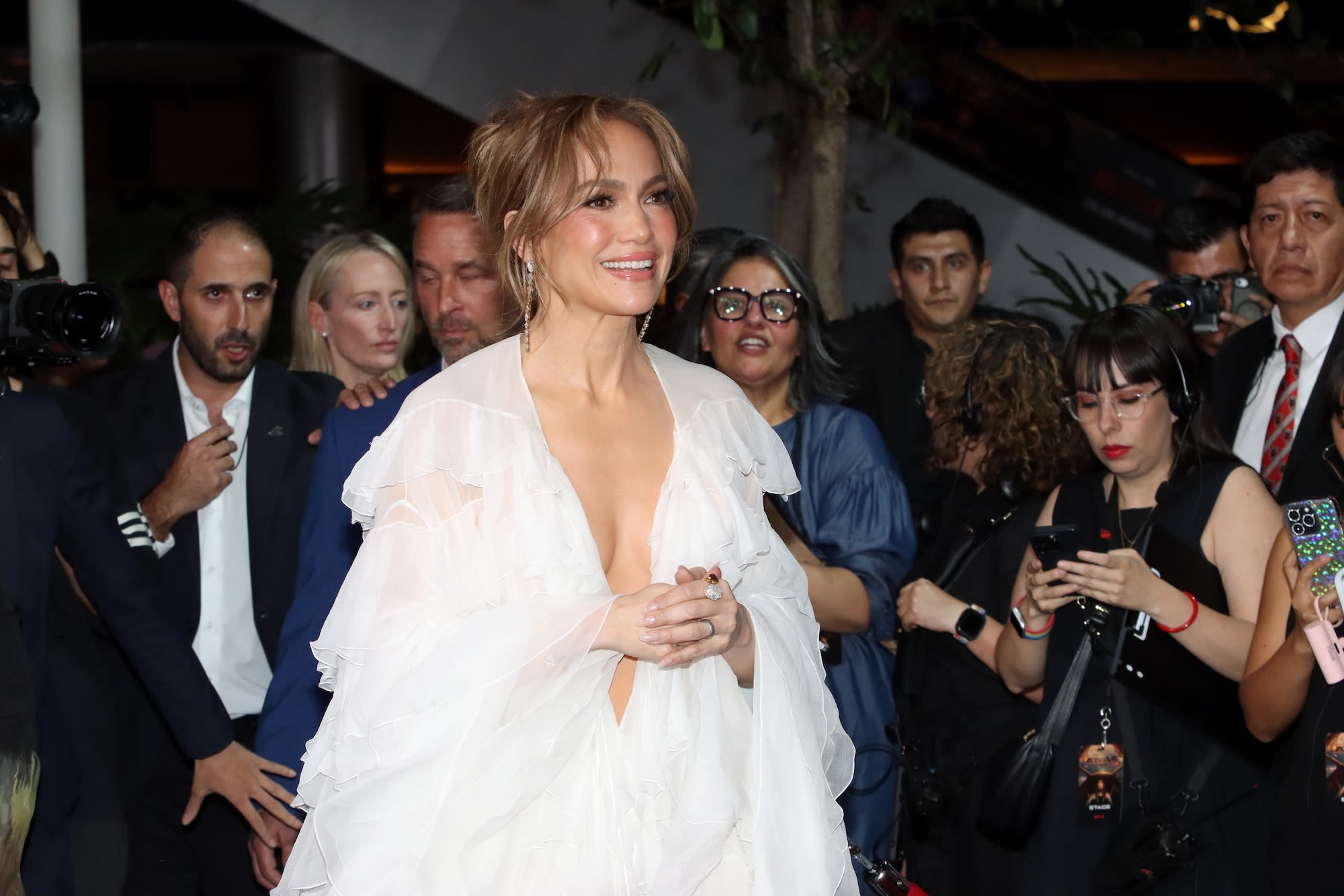 Jennifer Lopez Speaks Out on ‘Negativity’ Amid Ben Affleck Split Rumors, Tour Cancellation