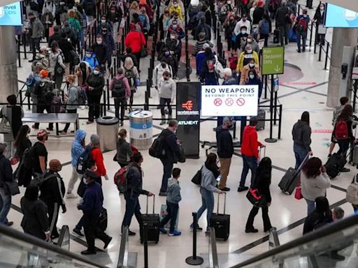 Récord histórico: más de 3 millones de pasajeros pasaron por los controles de seguridad aeroportuaria de EEUU en un día