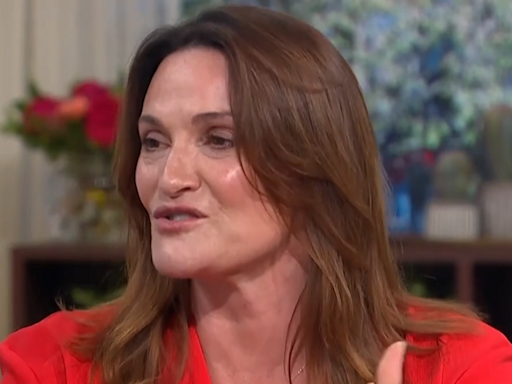 Sarah Parish branded 'unrecognisable' after huge transformation for new role