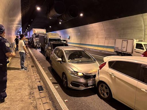 國道3號6車連環撞 聯結車疑未保持車距釀禍