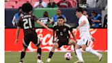 Uruguay aplasta a México en amistoso