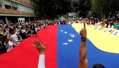 Cientos de venezolanos residentes en México acudieron a votar a su embajada