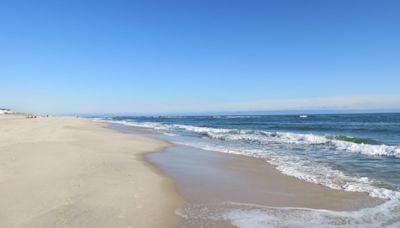 Man accused of 'deliberately' trying to drown his two children at Connecticut beach: police