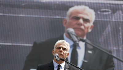 El líder opositor Yair Lapid culpa a Netanyahu por la amenaza de Biden con dejar de suministrar armas