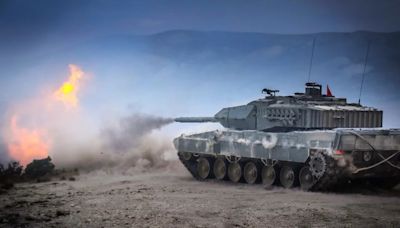 Munición de gran calibre y más tanques ‘Leopard’: España prepara un nuevo envío de armamento a Ucrania