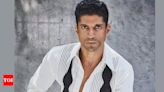 Farhan Akhtar redefines alpha males: "It's not about banging drums" | Hindi Movie News - Times of India