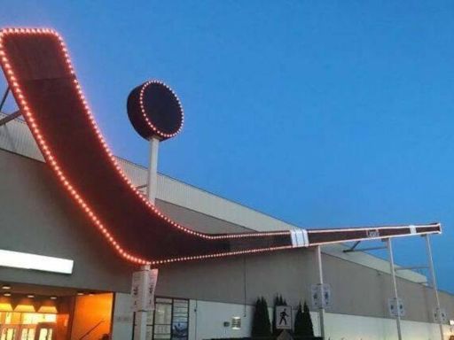 World's biggest hockey stick to be taken down in Duncan, turned into collectibles