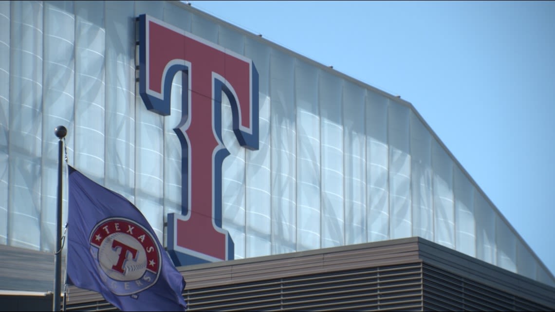 FBI task force officer accuses North Texas man of flying drone over Globe Life Field during game