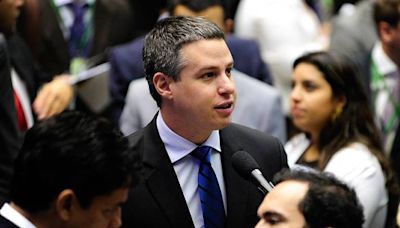 Arthur Bisneto (1979 - 2024) - Morre aos 44 Arthur Bisneto, deputado de 2015 a 2018 e filho de Arthur Virgílio