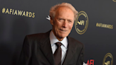 Clint Eastwood desata preocupación entre sus fanáticos por su apariencia a los 93 años