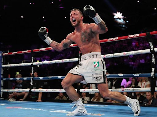 Brad Pauls knocks out Nathan Heaney in final round to win the British middleweight title - Eurosport