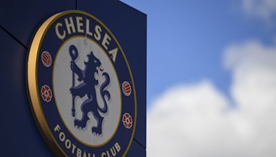 Bad news for Chelsea fans as club legend has willingness to join London rivals