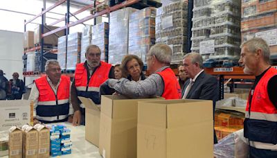 La Reina Doña Sofía visita el Banco de Alimentos de Teruel