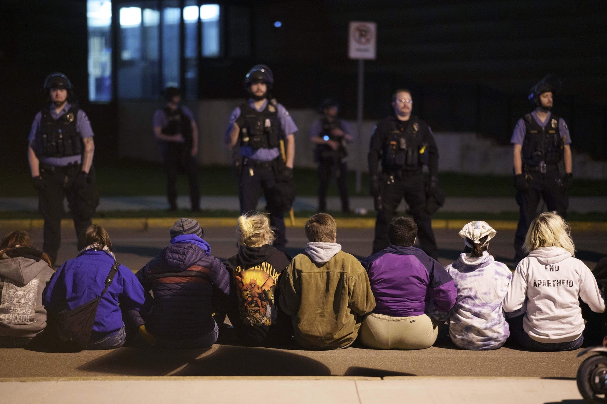 U of M responds to protests, questions over whether arrested protesters are banned from campus