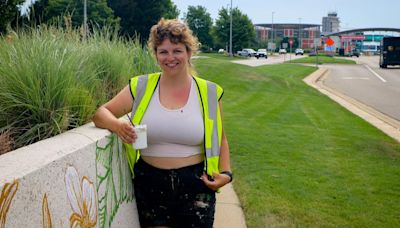 Grand Rapids artist chosen to paint murals of Michigan plants at Ford Airport