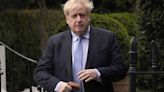 Boris Johnson pide disculpas a las familias de las víctimas de COVID-19 "por el dolor y la pérdida"