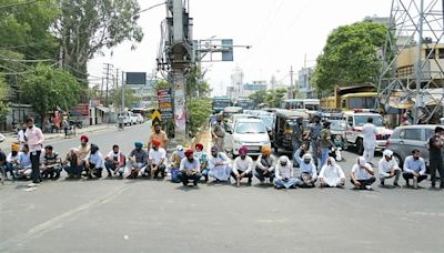 Teachers protest, block road in Jalandhar West