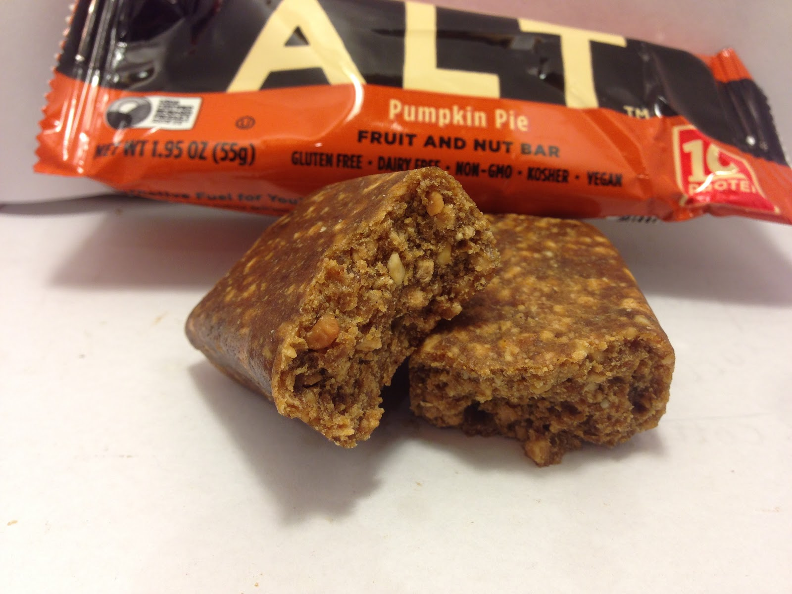 Larabar+ALT+Pumpkin+Pie+Fruit+and+Nut+Bar+Close.JPG