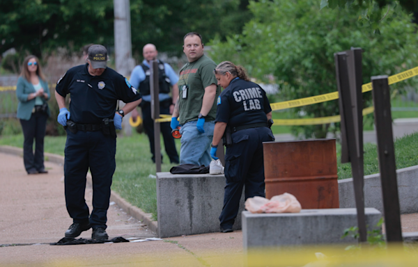 Police kill gunman who shot man near City Hall in St. Louis. Officials fence off area.