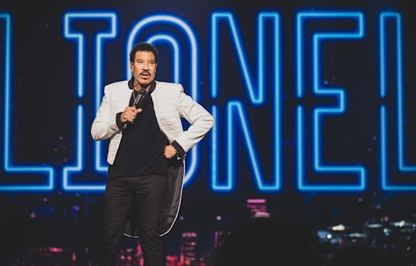 Lionel Richie thrills fans at long-awaited show in Alabama: ‘This is homecoming! I feel the love’