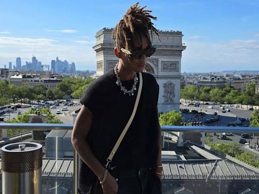 El lujoso bolso que mostró Jaden Smith en su aparición en desfile de marca Louis Vuitton