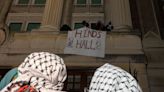 Manifestantes ocupan el edificio Hamilton Hall en la Universidad de Columbia