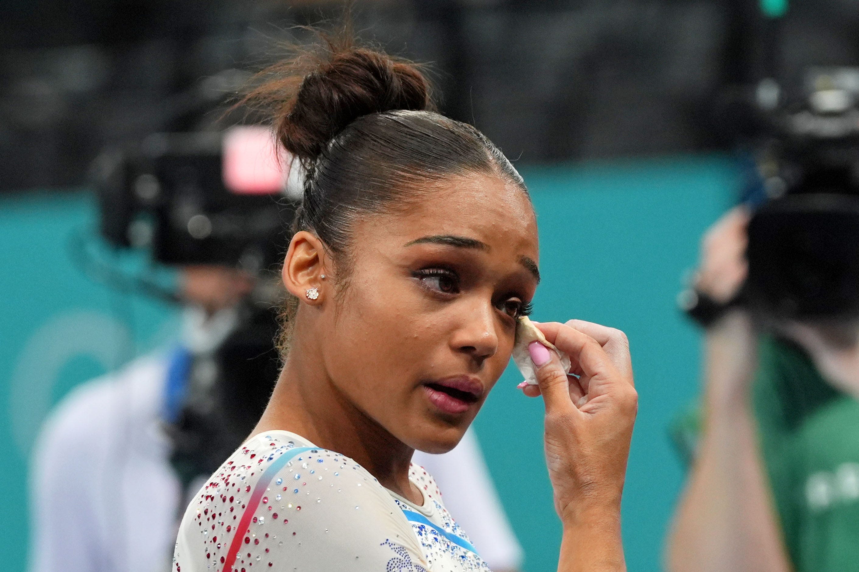 Quel domage! France won't make gymnastics team final, may be shut out of individual finals