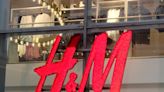 El beneficio operativo de la cadena de moda H&M aumenta más de lo previsto en el primer trimestre