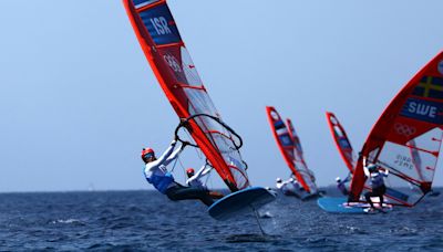 Sailing-Debut windsurfing marathon abandoned as wind wanes for women